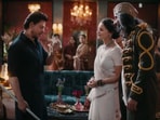 Shah Rukh Khan crashes Alia Bhatt and Ranbir Kapoor's party in new commercial.