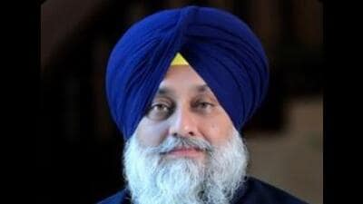 , SAD president Sukhbir Singh Badal demanded the restoration of the farmers’ fundamental and democratic right to protest. (HT File)