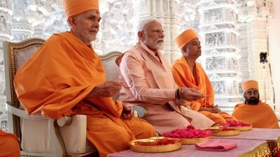 PM Modi performs aarti during the inauguration of the Bochasanwasi Akshar Purushottam Swaminarayan Sanstha (BAPS) Temple in Abu Dhabi. (ANI)