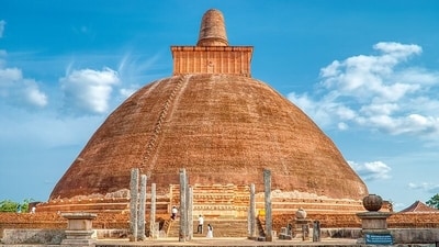 Jetavanaramaya Stupa as seen from the east side (Wimukthi Bandara/ Wikimedia Commons)