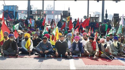 Leaders of Bhartiya Kisan Union Kadiyan Amarjeet Singh and Santokh Singh strongly criticised both the Central and Punjab governments for their indifference towards farmers’ issues. (Gurpreet Singh/HT) Leaders of Bhartiya Kisan Union Kadiyan Amarjeet Singh and Santokh Singh strongly criticised both the Central and Punjab governments for their indifference towards farmers’ issues. (Gurpreet Singh/HT)