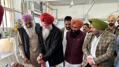Patiala deputy commissioner (DC) Showkat Ahmed said that around 74 farmers had been admitted to different health centres after they sustained injuries on the Shambhu barrier, while 16 had been referred from the Khanauri border. (HT Photo)