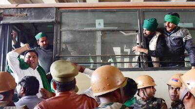 Police said the farmers were taken to Kaushambi police station and released in two hours. (Sakib Ali/HT Photo) Police said the farmers were taken to Kaushambi police station and released in two hours. (Sakib Ali/HT Photo)