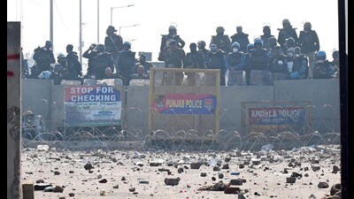 Security personnel stand guard at the Shambu border of Punjab and Haryana near Ambala on Thursday. (Ravi Kumar/HT)