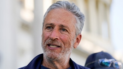 FILE PHOTO: Comedian Jon Stewart leaves the U.S. Capitol after lobbying lawmakers in Washington, U.S., October 21, 2021. REUTERS/Elizabeth Frantz/File Photo (REUTERS)