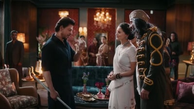 Shah Rukh Khan crashes Alia Bhatt and Ranbir Kapoor's party in new commercial. Shah Rukh Khan crashes Alia Bhatt and Ranbir Kapoor's party in new commercial.