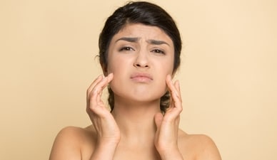Hot showers during this season aggravates dry skin as it removes the top layer of the skin (Photo: Shutterstock)