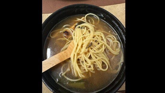 Snapshot of the noodle bowl with cockroach in it. (X/@Sonai Acharya )