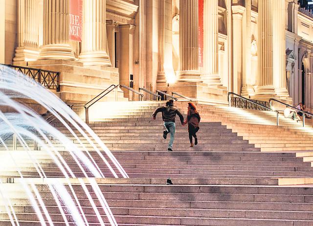 In New York, the Metropolitan Museum of Art hosts Date Night at The Met on Fridays and Saturdays. In New York, the Metropolitan Museum of Art hosts Date Night at The Met on Fridays and Saturdays.