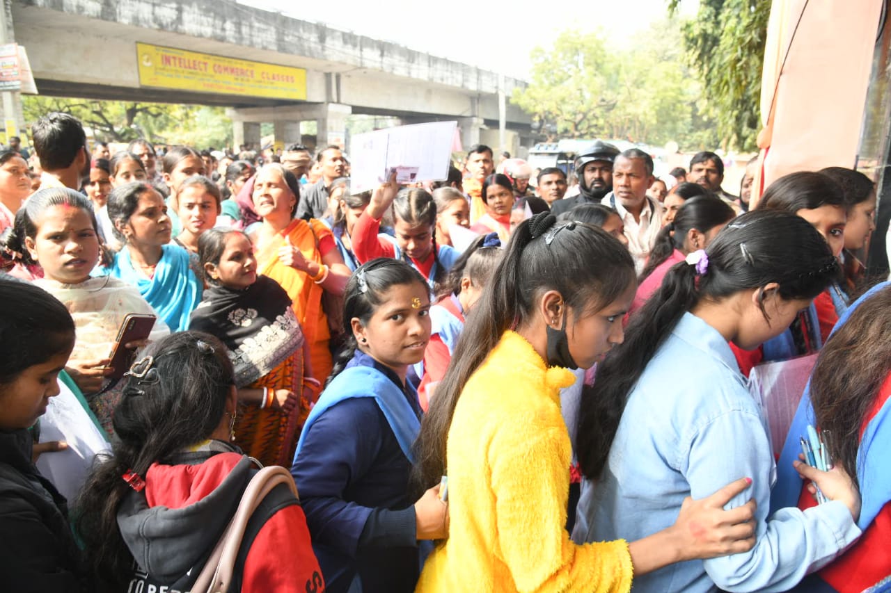 BSEB Matric Exam 2024: Students inside exam centre for Shift 2 (Santosh Kumar ) BSEB Matric Exam 2024: Students inside exam centre for Shift 2 (Santosh Kumar )