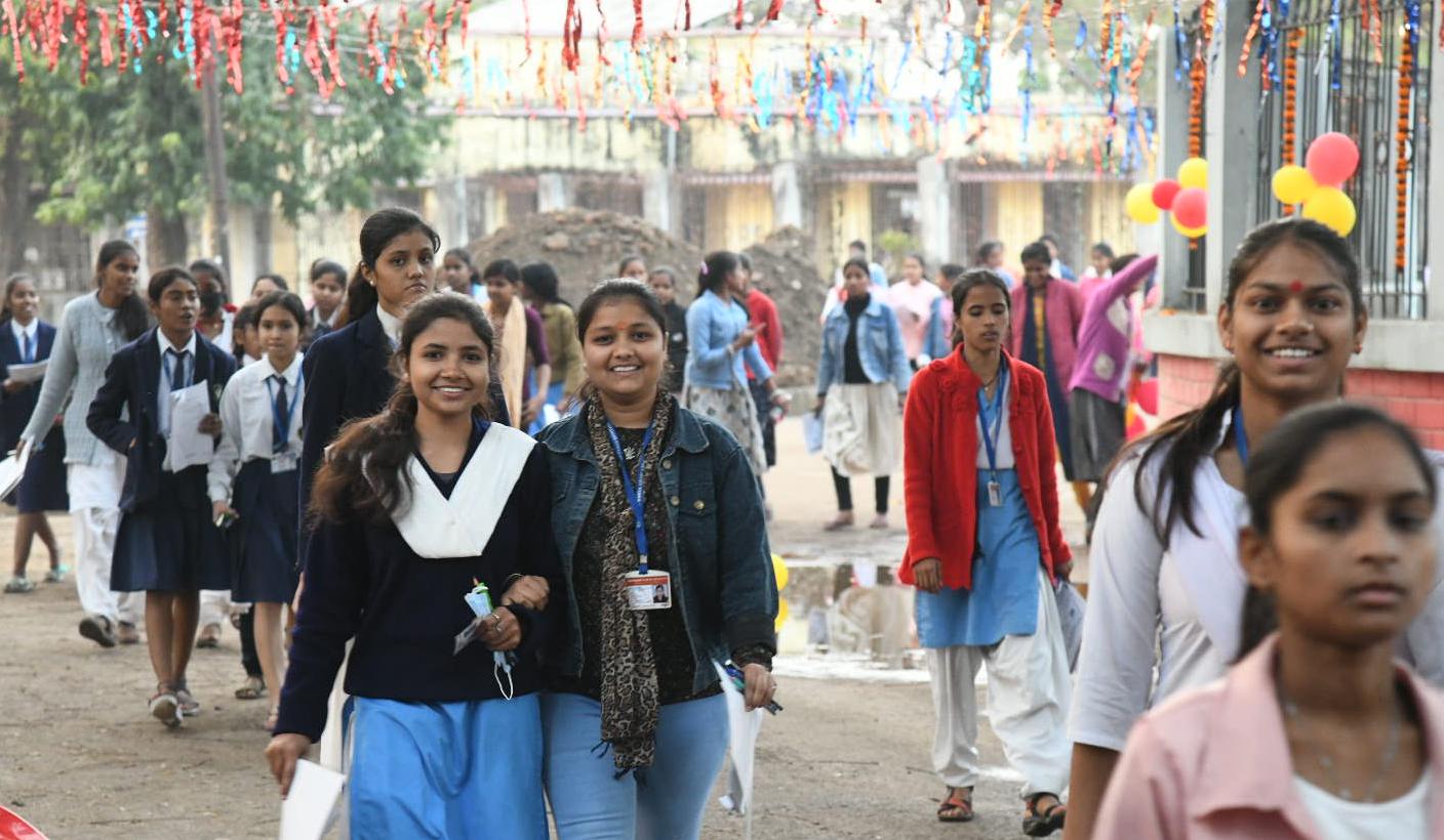 BSEB Class 10 Eam: Appeared students happy with Hindi paper (Santosh Kumar ) BSEB Class 10 Eam: Appeared students happy with Hindi paper (Santosh Kumar )