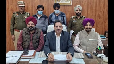 AIG STF Snehdeep Sharma informing about the arrest in Ludhiana on Friday. (HT File) AIG STF Snehdeep Sharma informing about the arrest in Ludhiana on Friday. (HT File)