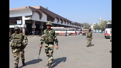 BSF Paramilitary forces jawans deployed at Rohtak bus depot on Friday. (Manoj Dhaka/HT)