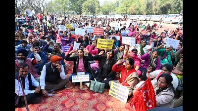 Contractual employees of Chandigarh administration holding a protest. (Keshav Singh/HT)
