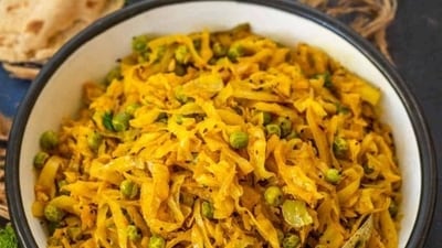 Kobi Nu Shaak, Gujarat: A Gujarati-style cabbage curry made with cabbage, peas, tomatoes, and a blend of spices, often served with roti or rice. (Pinterest) Kobi Nu Shaak, Gujarat: A Gujarati-style cabbage curry made with cabbage, peas, tomatoes, and a blend of spices, often served with roti or rice. (Pinterest)