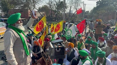 Members of farmers unions staging a protest in Jagraon. (HT)
