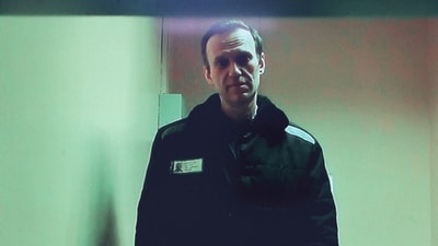 Alexei Navalny Dies: Russian opposition leader Alexei Navalny is seen on a screen via video link from a penal colony in the Vladimir Region. (File)