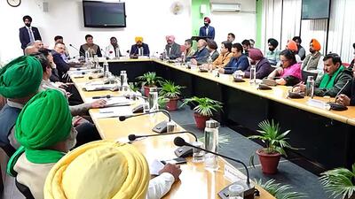 Union ministers Piyush Goyal, Arjun Munda, Nityanand Rai and Punjab CM Bhagwant Mann hold a meeting with farmer leaders, in Chandigarh on Thursday. (ANI) Union ministers Piyush Goyal, Arjun Munda, Nityanand Rai and Punjab CM Bhagwant Mann hold a meeting with farmer leaders, in Chandigarh on Thursday. (ANI)