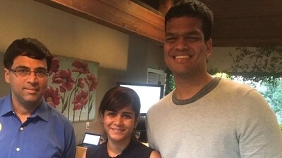 Sriram Krishnan (right) with his wife Aarthi Ramamurthy and chess grandmaster Viswanathan Anand. (Photo: Sriram Krishnan’s Twitter account) Sriram Krishnan (right) with his wife Aarthi Ramamurthy and chess grandmaster Viswanathan Anand. (Photo: Sriram Krishnan’s Twitter account)