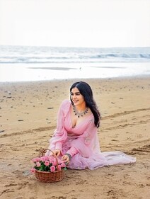 Adah Sharma shines in a striking bangle and statement diamond and emerald neckpiece from Naulakha Jewellers, an organza saree from Summer by Priyanka and a puff-sleeve blouse from Asha Gautam (Photo: Smriti Jha) Adah Sharma shines in a striking bangle and statement diamond and emerald neckpiece from Naulakha Jewellers, an organza saree from Summer by Priyanka and a puff-sleeve blouse from Asha Gautam (Photo: Smriti Jha)