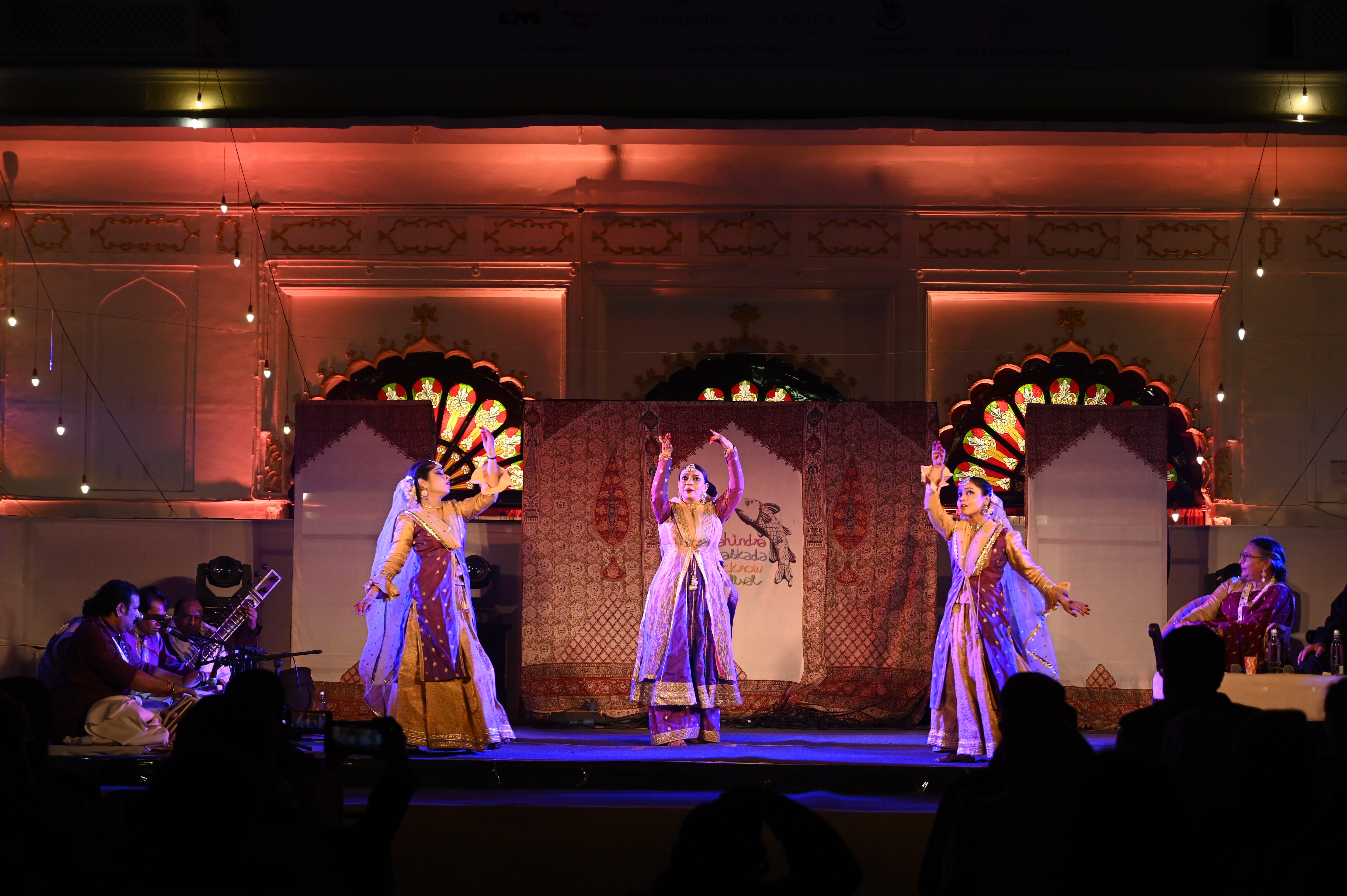 Aashiqui ka wo Zamaana – A poetic Kathak presentation by Neelakshi Rai while Danish Iqbal is in conversation with Dipa Bagai. (Courtesy Mahindra Sanatkada Lucknow Festival)