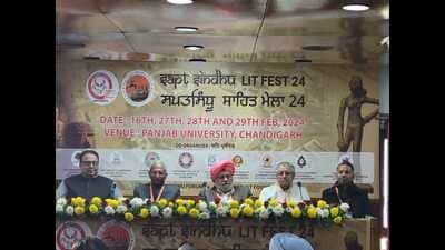 Dignitaries during the Sapt Sindhu Lit Fest held in Chandigarh. (HT PHOTO)