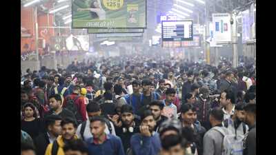 There was huge crowd of aspiring police constables at Charbagh railway station in Lucknow on Feb 17. (HT photo) There was huge crowd of aspiring police constables at Charbagh railway station in Lucknow on Feb 17. (HT photo)