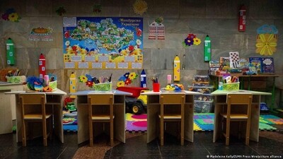 Richer learning environments make a child's brain more 'plastic' (Madeleine Kelly/ZUMA Press Wire/picture alliance ) Richer learning environments make a child's brain more 'plastic' (Madeleine Kelly/ZUMA Press Wire/picture alliance )