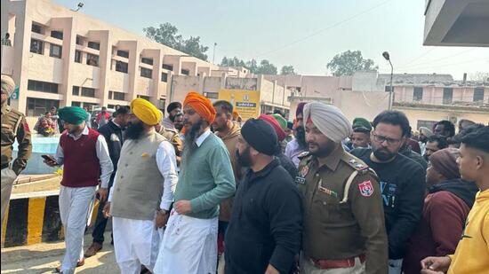 Dasuya Aam Aadmi Party (AAP) legislator Karamvir Singh Ghuman, who met with an accident on Talwara road, after being discharged from the civil hospital on Saturday. (HT Photo)