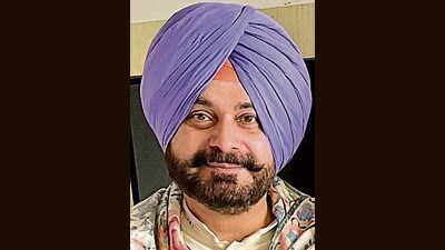 Amid speculations of him leaving the Indian National Congress and joining the Bharatiya Janata Party, former state party president Navjot Singh Sidhu, on Sunday, clarified that he will not be leaving the Grand Old Party. (HT Photo)