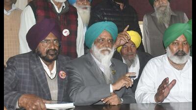 Bhartiya Kisan Union (Rajewal) chief Balbir Singh Rajewal on Sunday said the Samyukta Kisan Morcha, an umbrella body of 37 farm unions, has decided to gherao residences of Bharatiya Janata Party (BJP) office-bearers at district level from February 20 to 22. Bhartiya Kisan Union (Rajewal) chief Balbir Singh Rajewal on Sunday said the Samyukta Kisan Morcha, an umbrella body of 37 farm unions, has decided to gherao residences of Bharatiya Janata Party (BJP) office-bearers at district level from February 20 to 22.