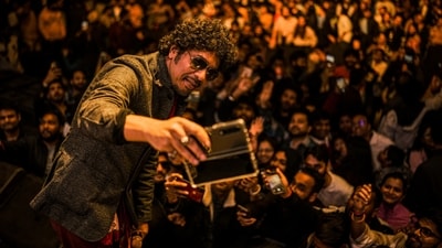 Singer Papon clicking a selfie with audience at Phoenix Palassio mall in Lucknow Singer Papon clicking a selfie with audience at Phoenix Palassio mall in Lucknow