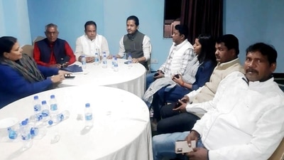 Jharkhand Congress MLAs Amba Prasad, Dipika Pandey Singh and others during a meeting before leaving for New Delhi. (PTI) Jharkhand Congress MLAs Amba Prasad, Dipika Pandey Singh and others during a meeting before leaving for New Delhi. (PTI)