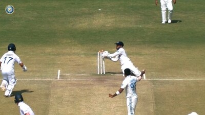 Dhruv Jurel inflicts a brilliant run out (X) Dhruv Jurel inflicts a brilliant run out (X)
