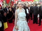 Uma Thurman in a two-piece Chanel ball gown for the 1999 Academy Awards(Photo: Instagram)