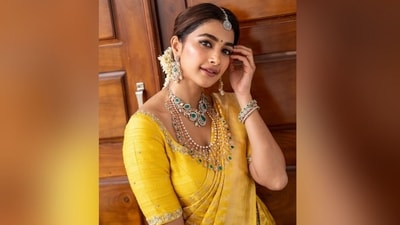 Her glam make-up look includes nude eyeshadow, winged eyeliner, mascara-covered eyelashes, kohl eyes, darkened brows, contoured cheekbones, rosy cheeks, luminous highlighter and a shade of nude lipstick. (Instagram/@hegdepooja) Her glam make-up look includes nude eyeshadow, winged eyeliner, mascara-covered eyelashes, kohl eyes, darkened brows, contoured cheekbones, rosy cheeks, luminous highlighter and a shade of nude lipstick. (Instagram/@hegdepooja)