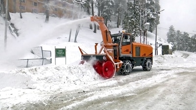 The Manali-Leh Highway and Aut-Luhri National Highway in Himachal Pradesh are experiencing a complete halt in traffic due to recent heavy snowfall in the area. (ANI) The Manali-Leh Highway and Aut-Luhri National Highway in Himachal Pradesh are experiencing a complete halt in traffic due to recent heavy snowfall in the area. (ANI)