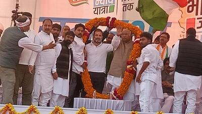 Congress leader Rahul Gandhi and party chief Mallikarjun Kharge at a rally in Amethi on Monday. (HT Photo) Congress leader Rahul Gandhi and party chief Mallikarjun Kharge at a rally in Amethi on Monday. (HT Photo)