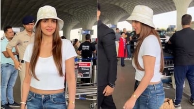 Esha Deol spotted at the Mumbai airport on Monday. Esha Deol spotted at the Mumbai airport on Monday.