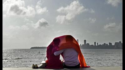 Love in Mumbai. (Shashi S Kashyap/HT PHOTO) Love in Mumbai. (Shashi S Kashyap/HT PHOTO)