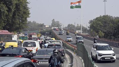 Presently, a one-way flyover comprising three lanes facilitates vehicular traffic from Modi Mill towards Nehru Place while vehicles travelling in the opposite carriageway move at the surface level. (Sanjeev Verma/HT Photo)