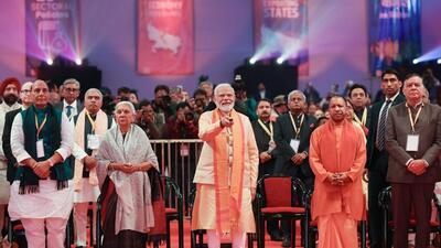 Prime Minister Narendra Modi with Uttar Pradesh governor Anandiben Patel, defence minister Rajnath Singh, chief minister Yogi Adityanath and others at the Ground-Breaking Ceremony 4.0, in Lucknow on Monday. (Deepak Gupta/HT Photo) Prime Minister Narendra Modi with Uttar Pradesh governor Anandiben Patel, defence minister Rajnath Singh, chief minister Yogi Adityanath and others at the Ground-Breaking Ceremony 4.0, in Lucknow on Monday. (Deepak Gupta/HT Photo)