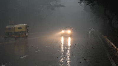 Delhi-NCR weather: Rain, thunderstorm hit capital (Hindustan Times) Delhi-NCR weather: Rain, thunderstorm hit capital (Hindustan Times)