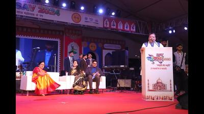 Uttar Pradesh tourism minister Jaiveer Singh at the inauguration function of Taj Mahotsav, at Shilpgram, in Agra, on Sunday. (HT Photo) Uttar Pradesh tourism minister Jaiveer Singh at the inauguration function of Taj Mahotsav, at Shilpgram, in Agra, on Sunday. (HT Photo)