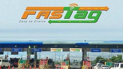 FASTag App: Follow these four steps to buy FASTag from its app. FASTag App: Follow these four steps to buy FASTag from its app.