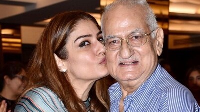 Actor Raveena Tandon with late father Ravi Tandon Actor Raveena Tandon with late father Ravi Tandon