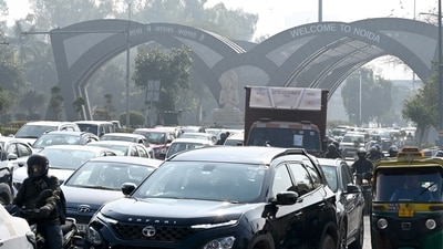 Traffic congestion observed at the Noida-Delhi DND border (HT Photo/Sunil Ghosh) Traffic congestion observed at the Noida-Delhi DND border (HT Photo/Sunil Ghosh)