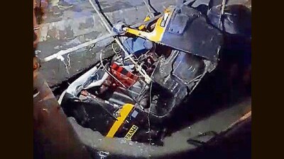 Both passengers have minor injuries and are kept under observation. They are stable and most likely to be discharged tomorrow, said authorities at Nanavati Hospital (HT Photo)