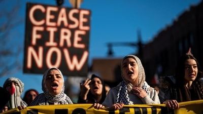 Pro-Palestinian demonstrators march after taking part in a rally demanding a ceasefire and the end of Israel attacks on Gaza at the borough of Queens in New York, U.S., February 19, 2024. (REUTERS)