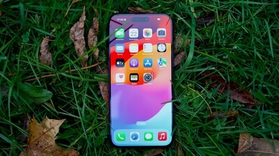 Apple has claimed that its flagship devices can withstand immersion in up to 20 feet of water. (Unsplash) Apple has claimed that its flagship devices can withstand immersion in up to 20 feet of water. (Unsplash)
